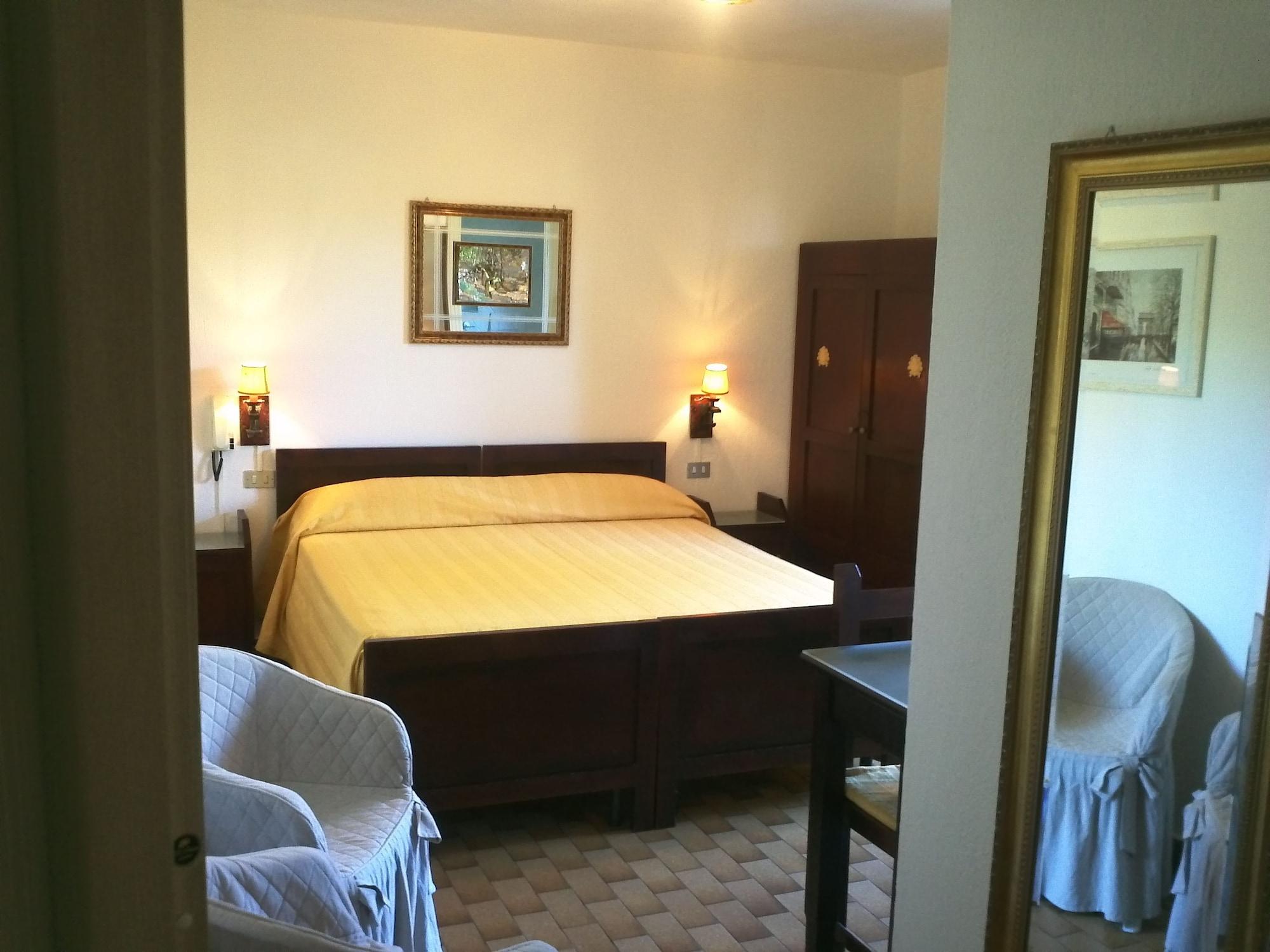 Hotel Abbaruja Olbia Ngoại thất bức ảnh