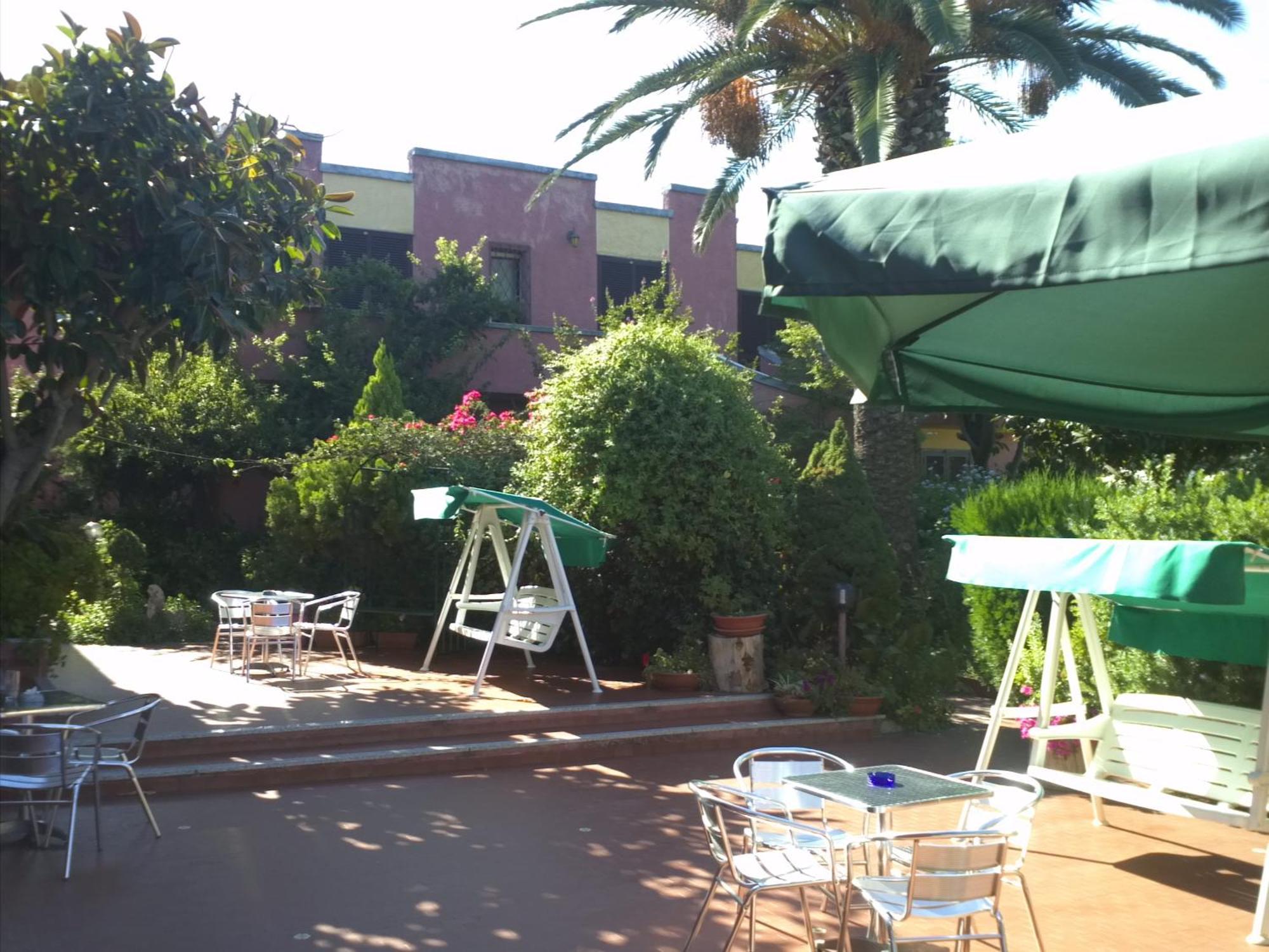 Hotel Abbaruja Olbia Ngoại thất bức ảnh