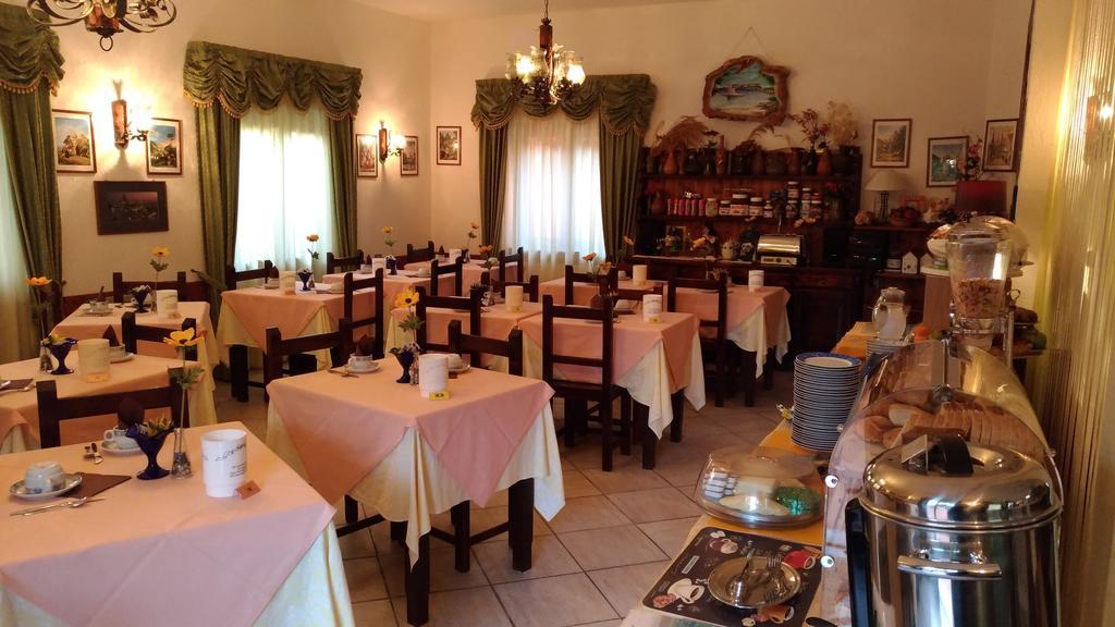 Hotel Abbaruja Olbia Ngoại thất bức ảnh