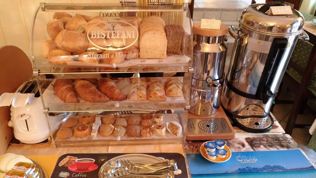 Hotel Abbaruja Olbia Ngoại thất bức ảnh