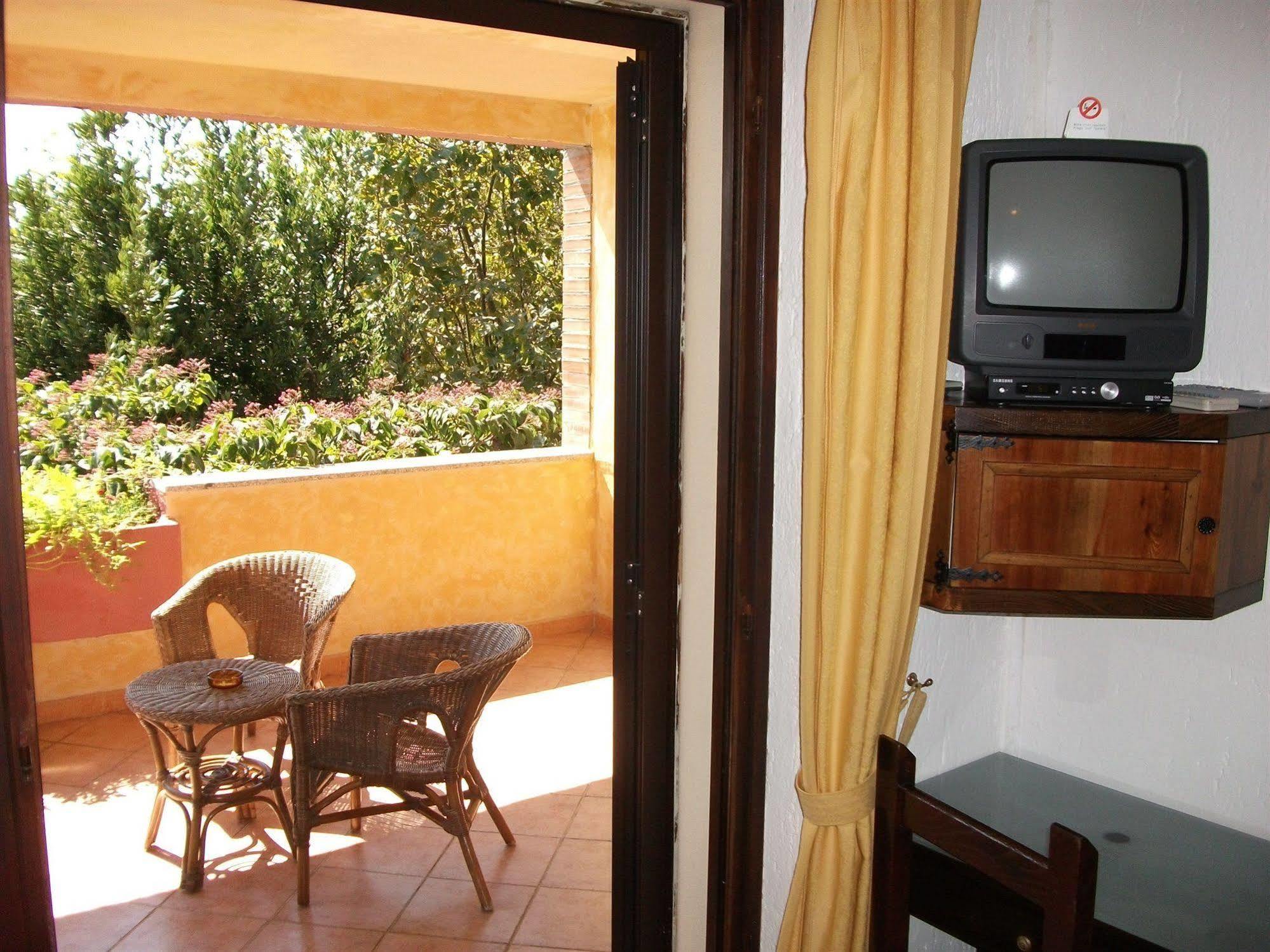 Hotel Abbaruja Olbia Ngoại thất bức ảnh